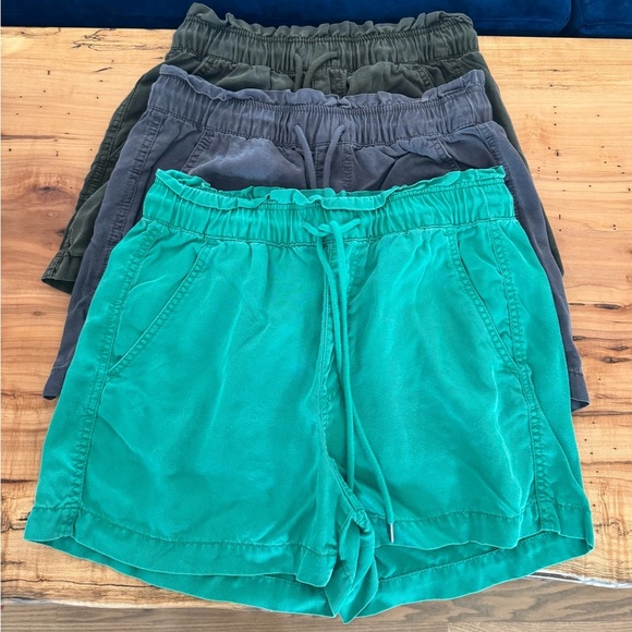LOFT Women's Cargo Shorts - Green, Gray, Black - Picture 1 of 3